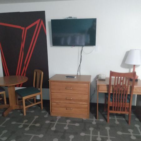 Howard Johnson By Wyndham Roseburg Extérieur photo