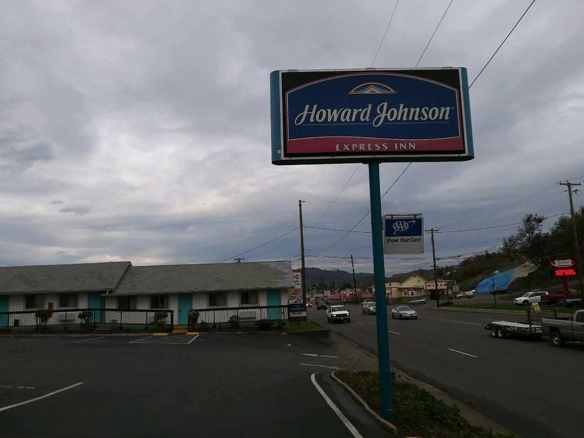Howard Johnson By Wyndham Roseburg Extérieur photo