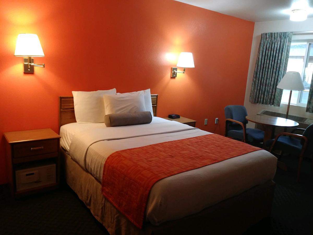 Howard Johnson By Wyndham Roseburg Extérieur photo
