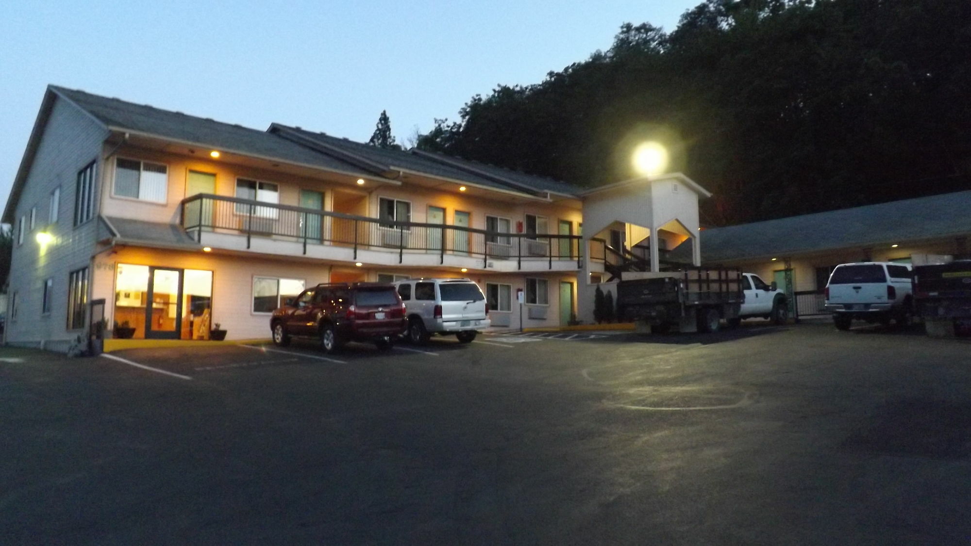 Howard Johnson By Wyndham Roseburg Extérieur photo