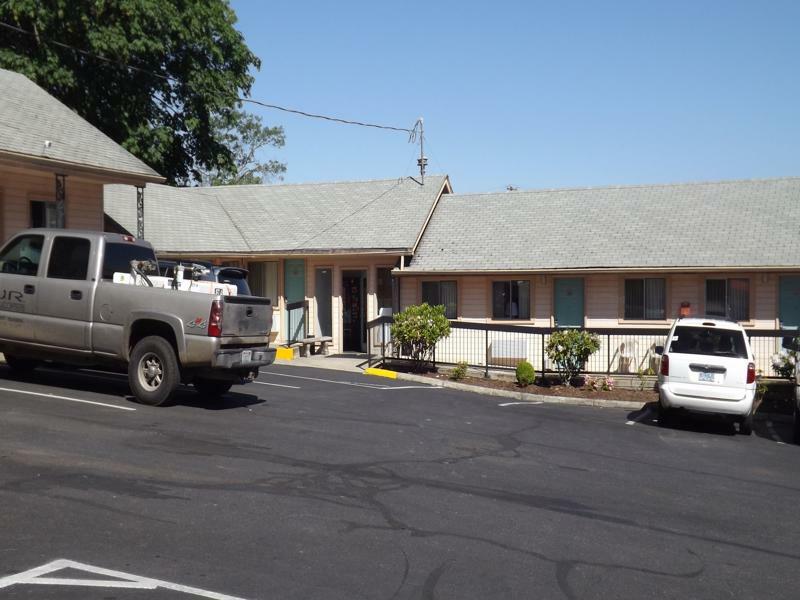 Howard Johnson By Wyndham Roseburg Extérieur photo