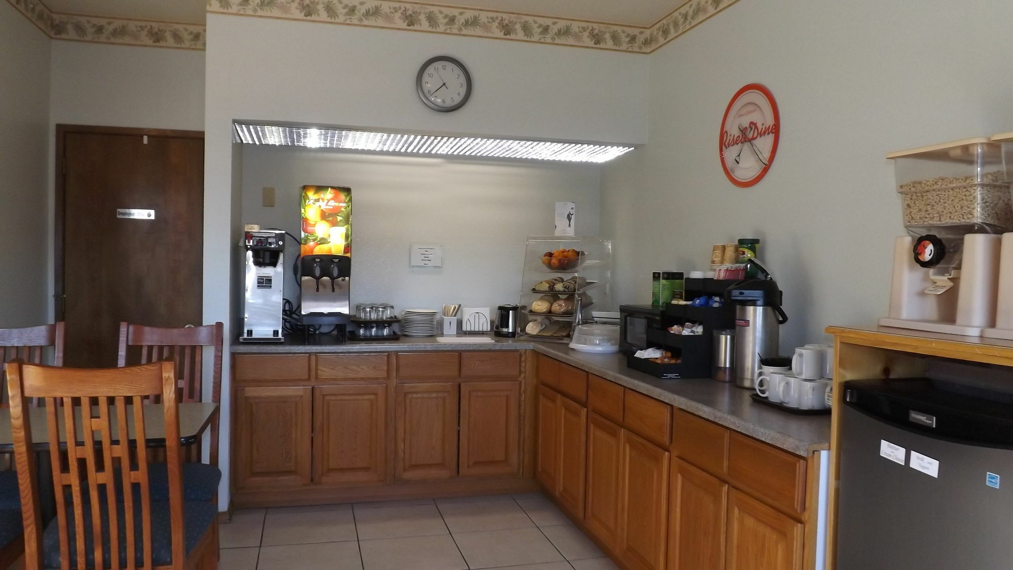 Howard Johnson By Wyndham Roseburg Extérieur photo